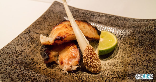 炉端:旬魚の炭火焼き